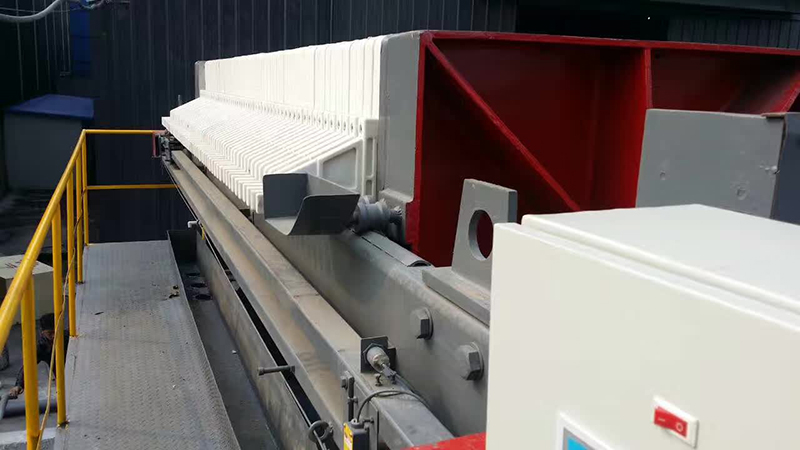 電廠脫硫脫銷污水現(xiàn)場(圖1)