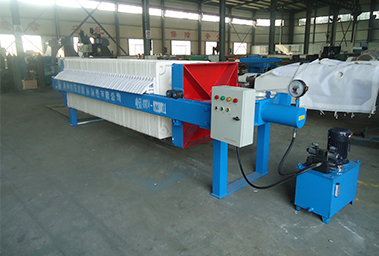 操作廂式壓濾機時要注意什么(圖1)